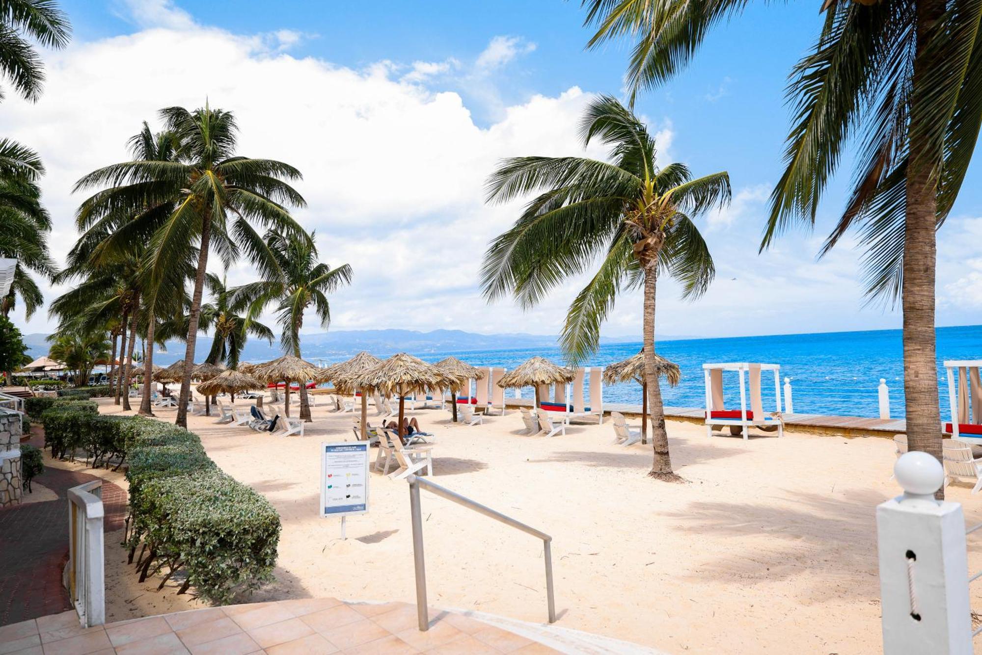 מונטגו ביי Grand Decameron Montego Beach, A Trademark All-Inclusive Resort מראה חיצוני תמונה
