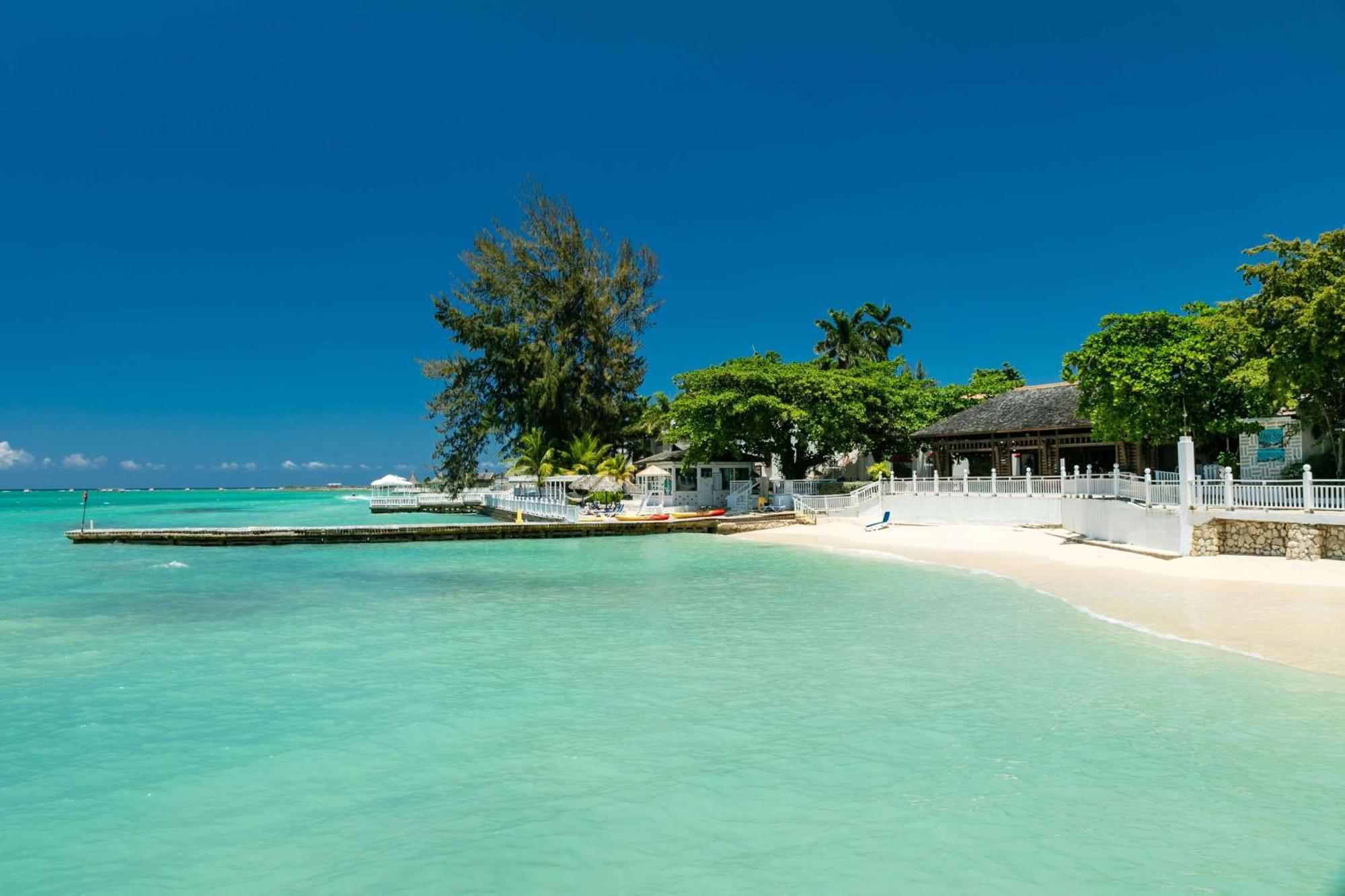 מונטגו ביי Grand Decameron Montego Beach, A Trademark All-Inclusive Resort מראה חיצוני תמונה