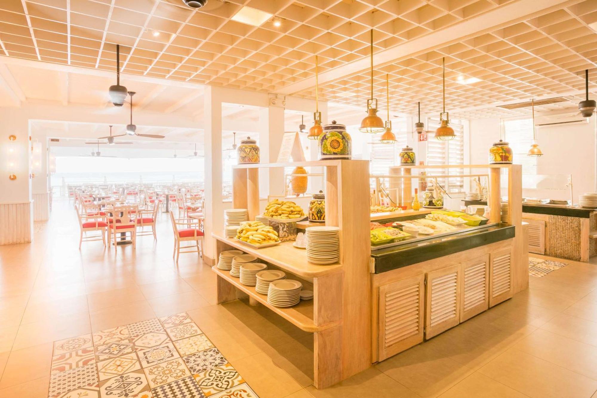 מונטגו ביי Grand Decameron Montego Beach, A Trademark All-Inclusive Resort מראה חיצוני תמונה