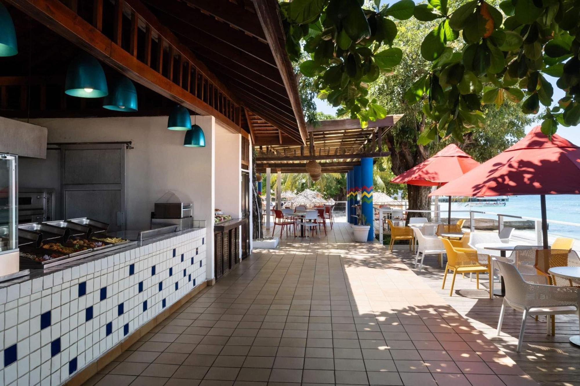 מונטגו ביי Grand Decameron Montego Beach, A Trademark All-Inclusive Resort מראה חיצוני תמונה