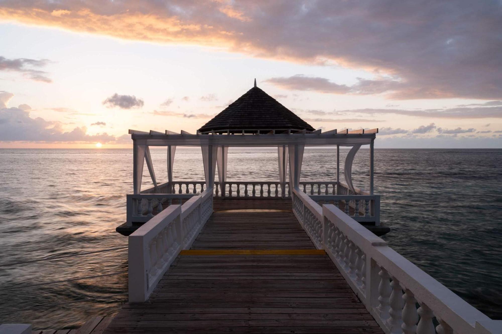 מונטגו ביי Grand Decameron Montego Beach, A Trademark All-Inclusive Resort מראה חיצוני תמונה